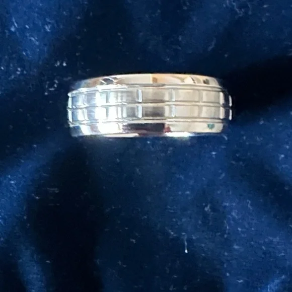 Stainless Steel Men’s Band Ring NWOT - Picture 3 of 5